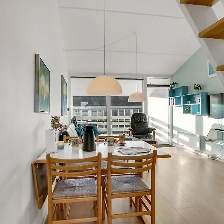 3 Bedroom Cozy In Apartment