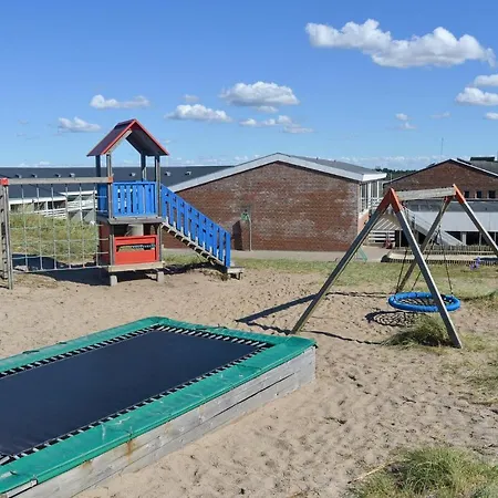 Apartment 3 Bedroom Cozy In *