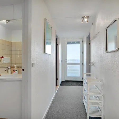 3 Bedroom Cozy In Apartment