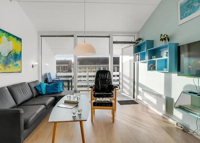 3 Bedroom Cozy In *