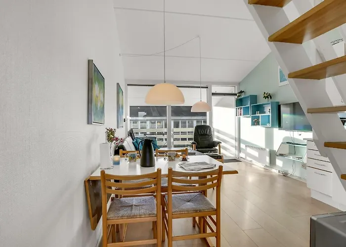 3 Bedroom Cozy In Apartment