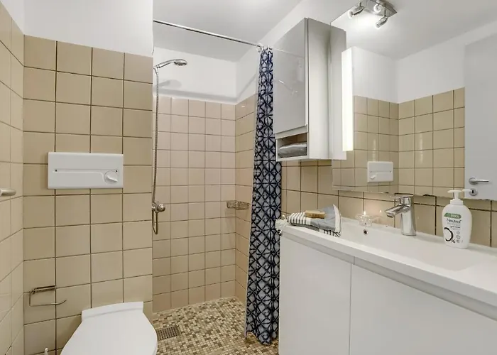 Apartamento 3 Bedroom Cozy In *