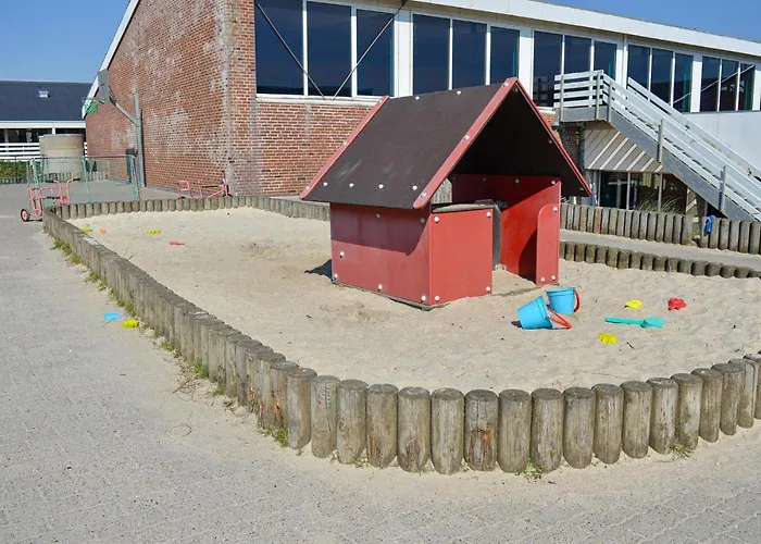 3 Bedroom Cozy In Apartment